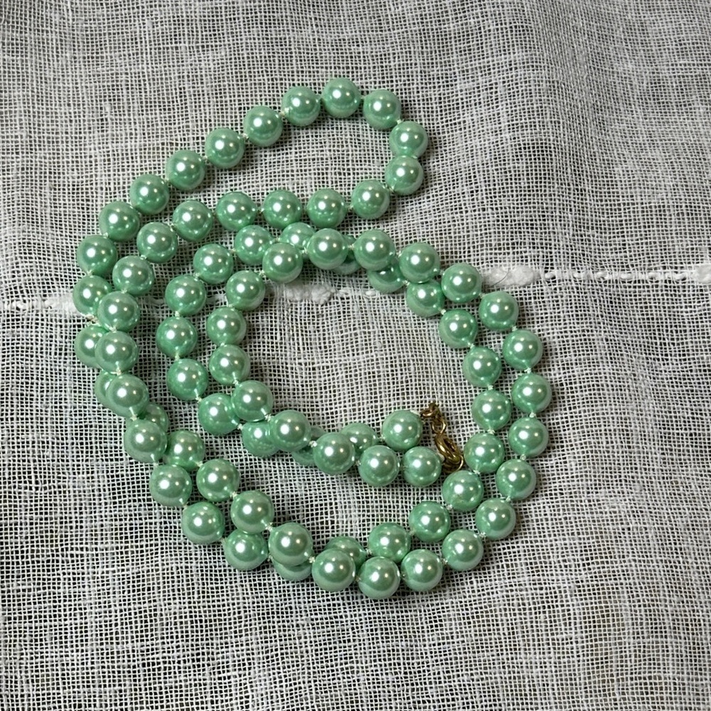 Vintage Dipped Pearl Necklace - Dipped Pearls in Light Green NWOT Knotted